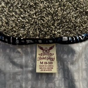 Faded Glory .. Great condition woman’s dress shirt, long sleeved .